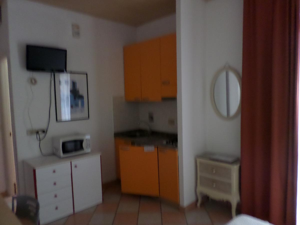 Daina Residence リド・ディ・イエゾロ エクステリア 写真