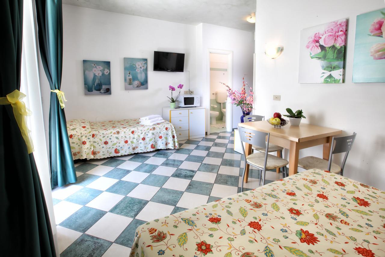 Daina Residence リド・ディ・イエゾロ エクステリア 写真