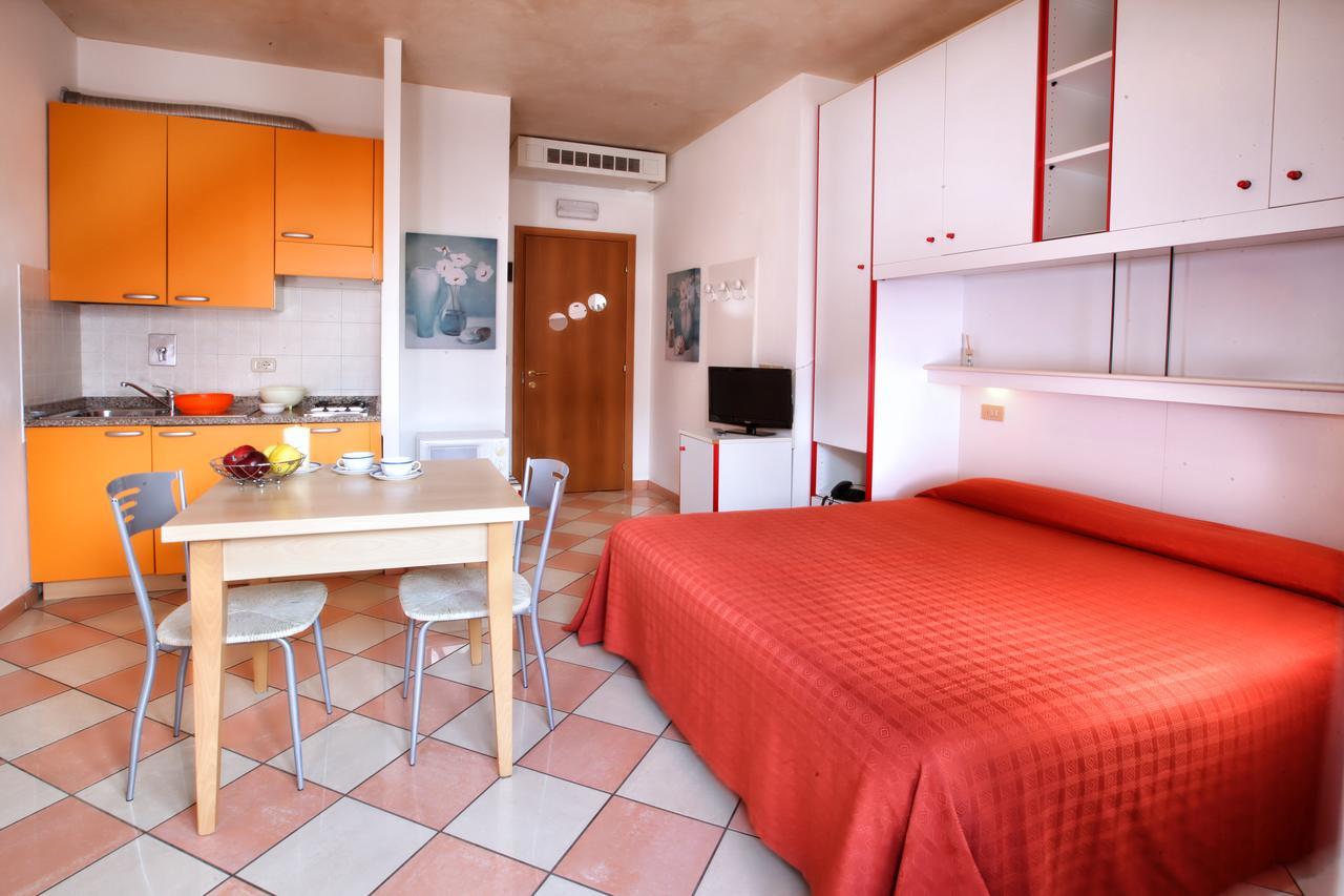 Daina Residence リド・ディ・イエゾロ エクステリア 写真